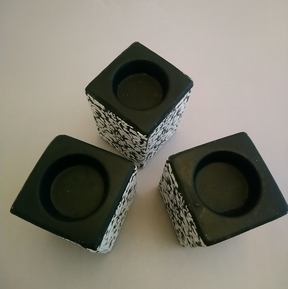 Vintage Black & White Floral Damask Resin Cube Tea Light Holders (Set of 3) - Picture 11 of 12